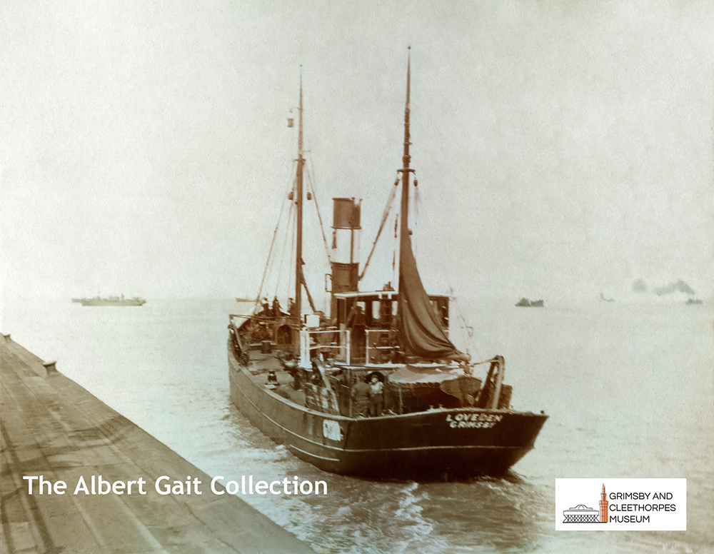 ‘Loveden’ steam trawler at Grimsby c1910