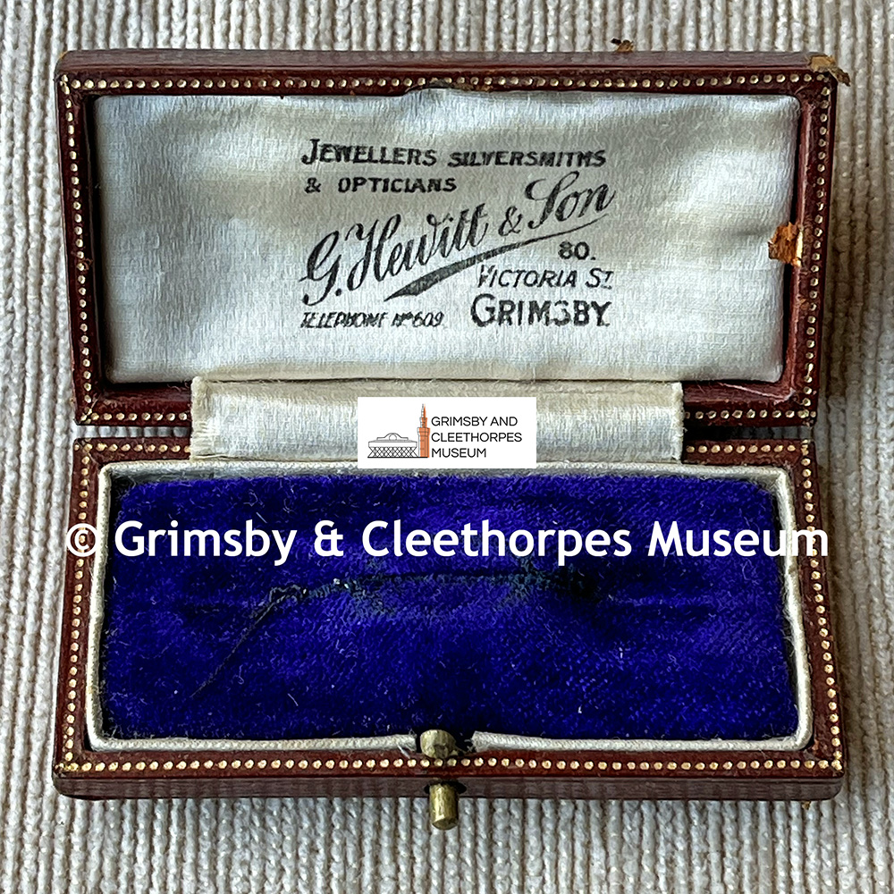 G. Hewitt & Son of Grimsby, jewellers, silversmiths and opticians; push-button jewellery presentation box pre-WW2