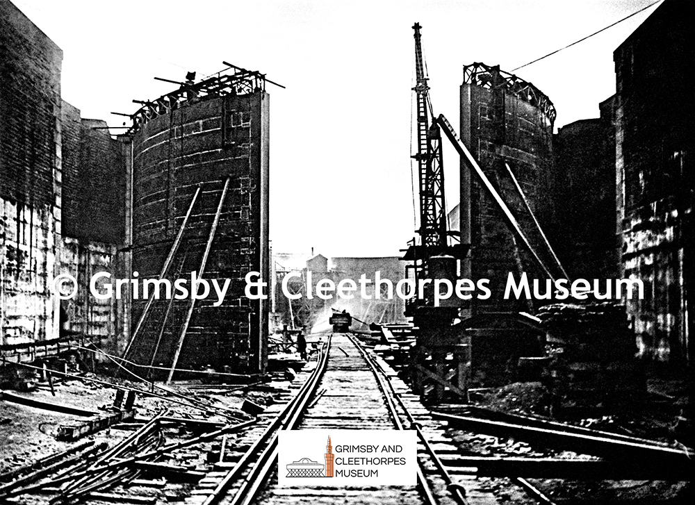 Building Immingham Dock gates January 1911