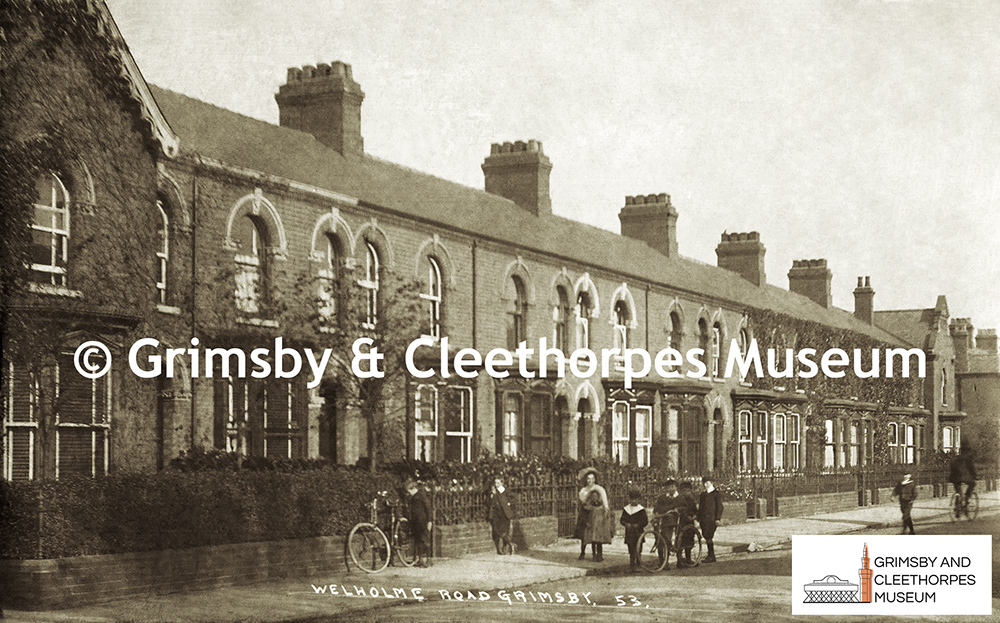 Children playing in Welholme Road (Legsby Avenue to Farebrother Street) c1905